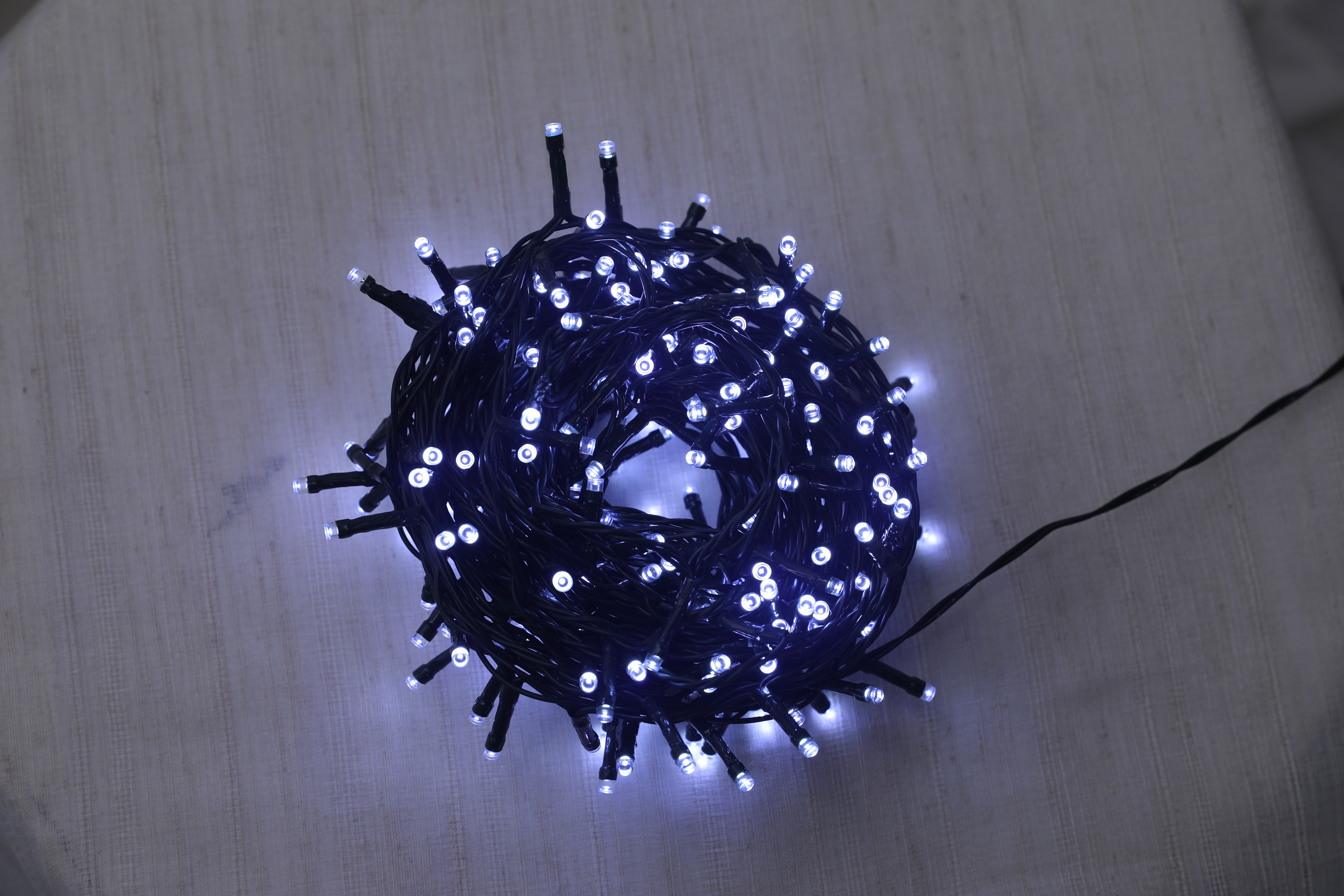 V5灯串墨绿线白光