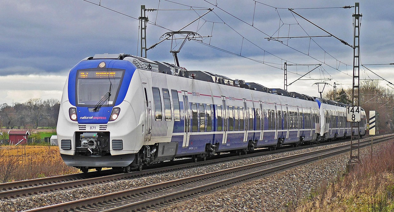 Regional Train 1391898_1280