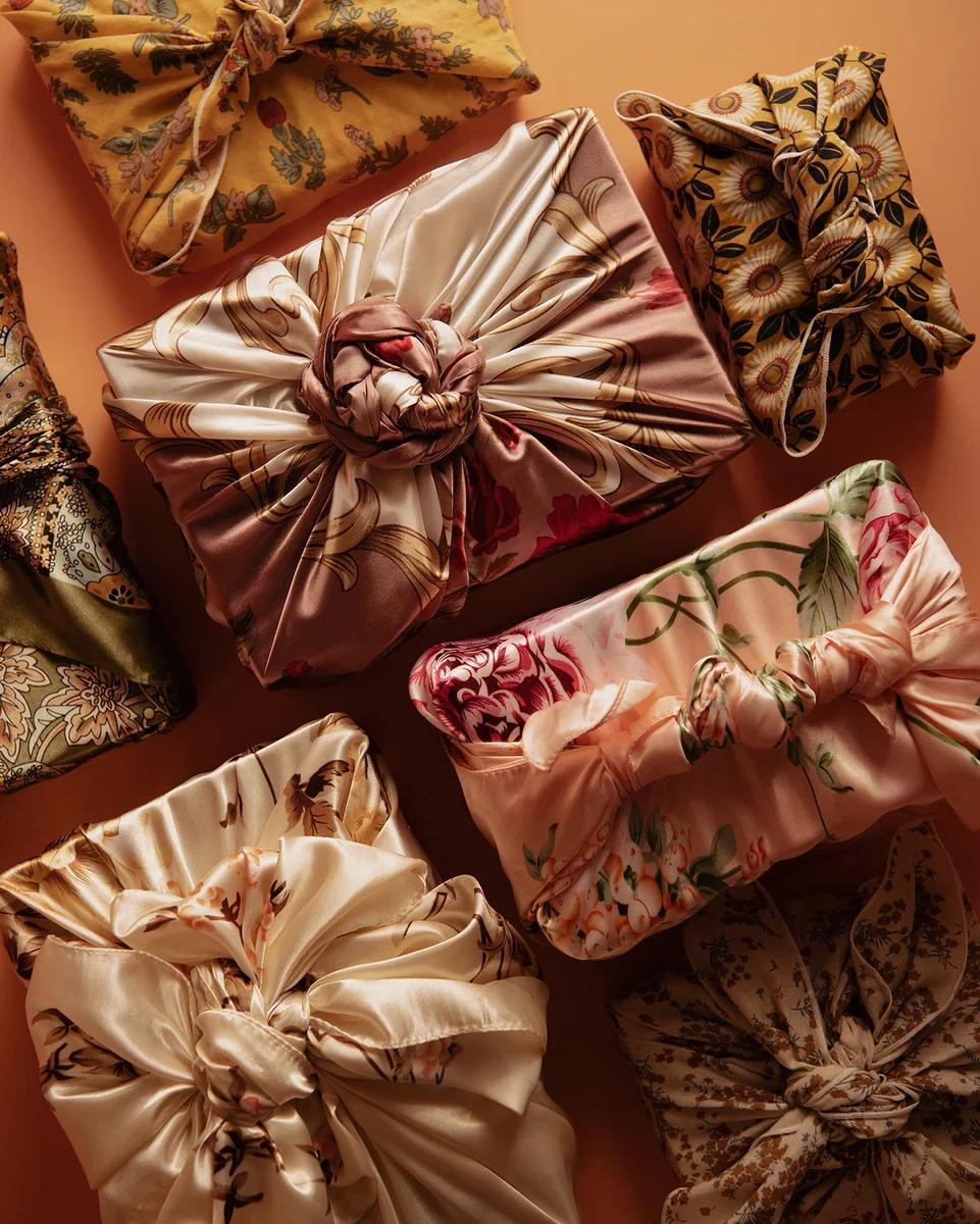 Silk_Scarf_Present_Wrapping_bb7c9350-064f-4e41-ab3b-b6f0ed3af22a_1200x1200