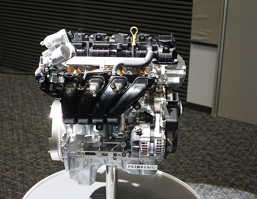 Suzuki-engine-assemblies